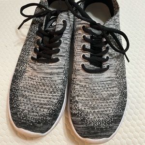 Champions women’s knit shoes